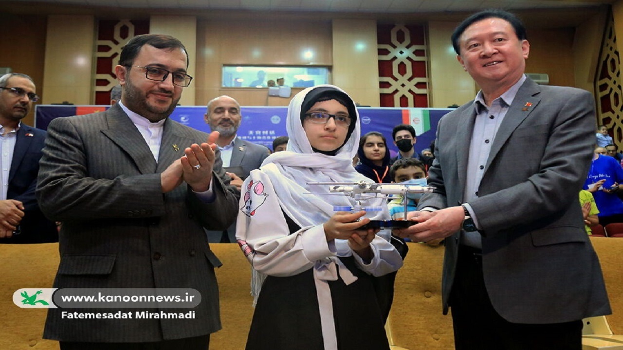 نوجوان ایرانی با فضانورد چینی گفتگو کرد