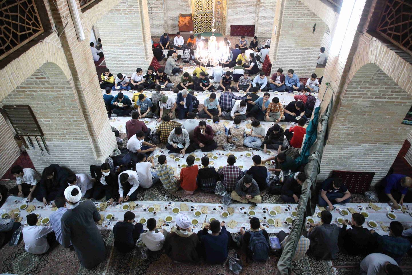 برگزاری مراسم روزه اولی‌ها به میزبانی حوزه علمیه مروی در قاب تصاویر