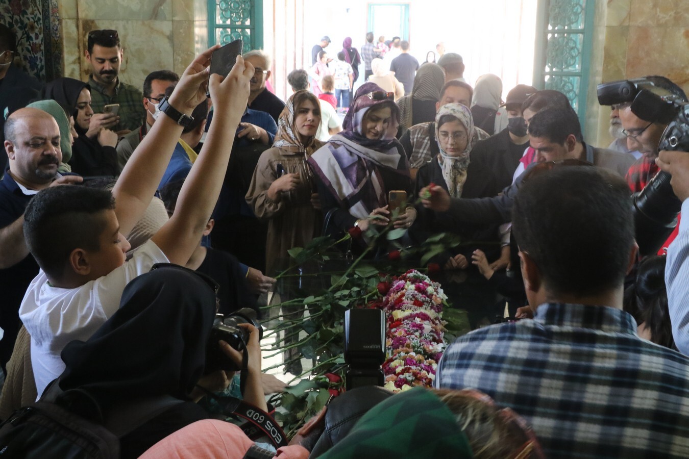 گلباران آرامگاه سعدی