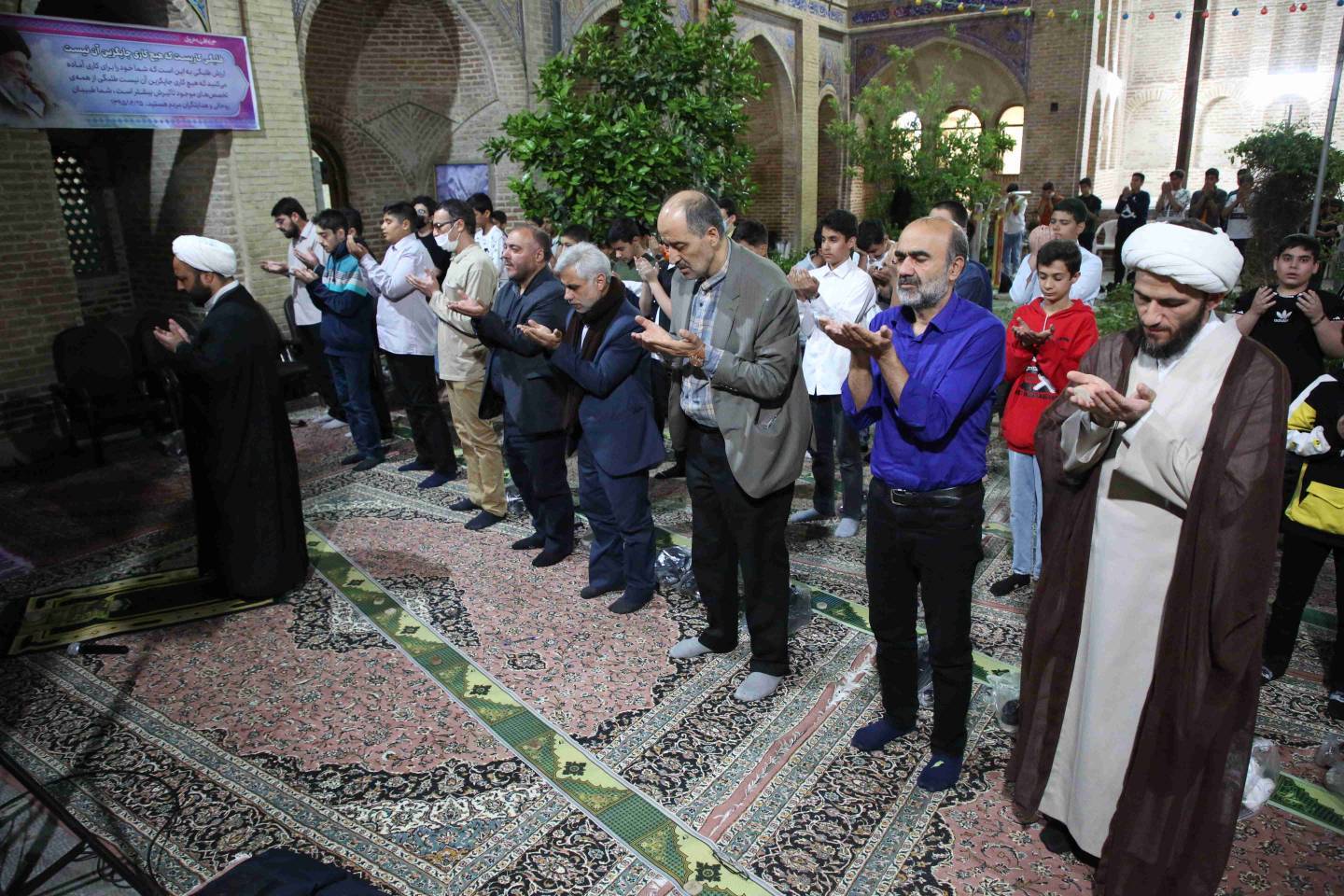 نماز خواندن روزه اولی ها