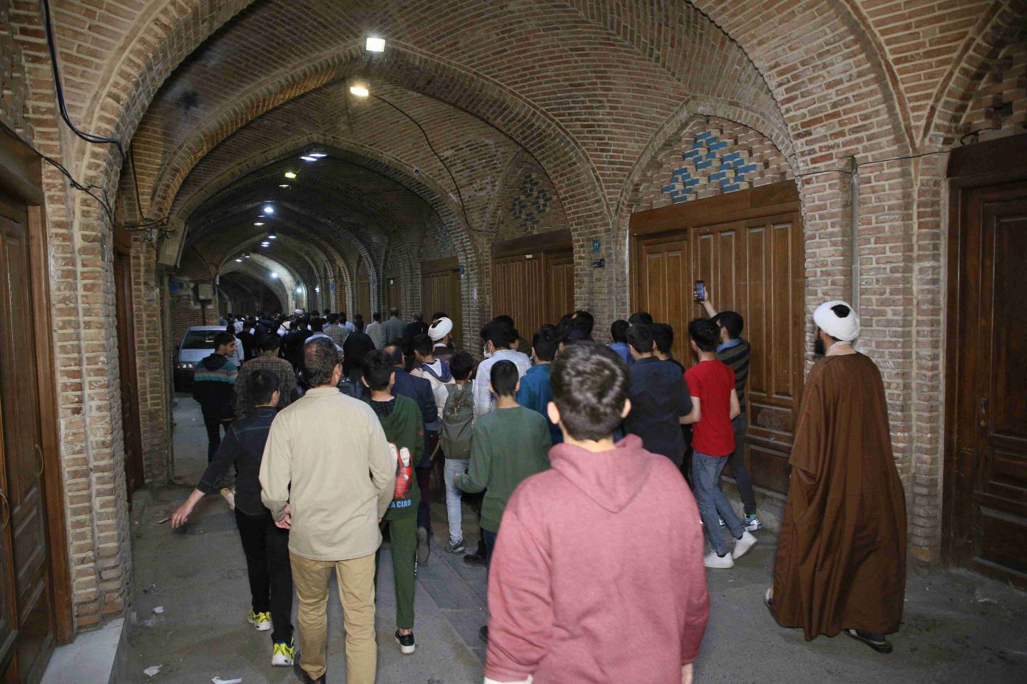 بازدید دانش آموزان روز اولی از اماکن مذهبی