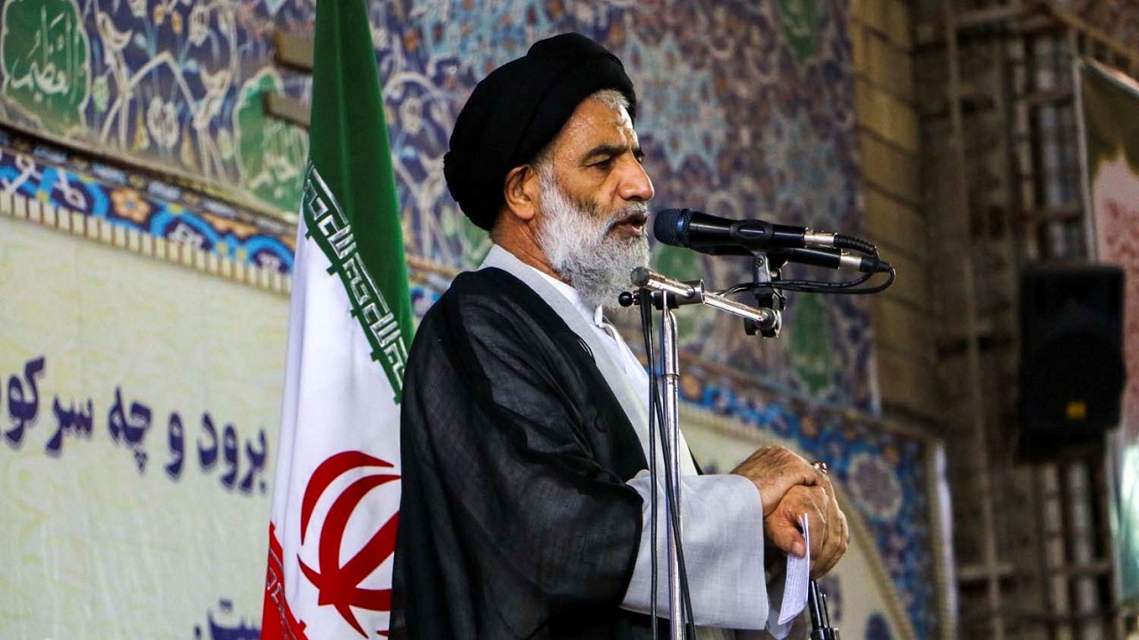 از برخی مردم و مسافران درخواست دارم در خیابان روزه خواری نکنند