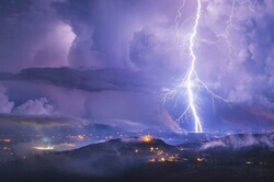 رگبار و رعد و برق در راه است