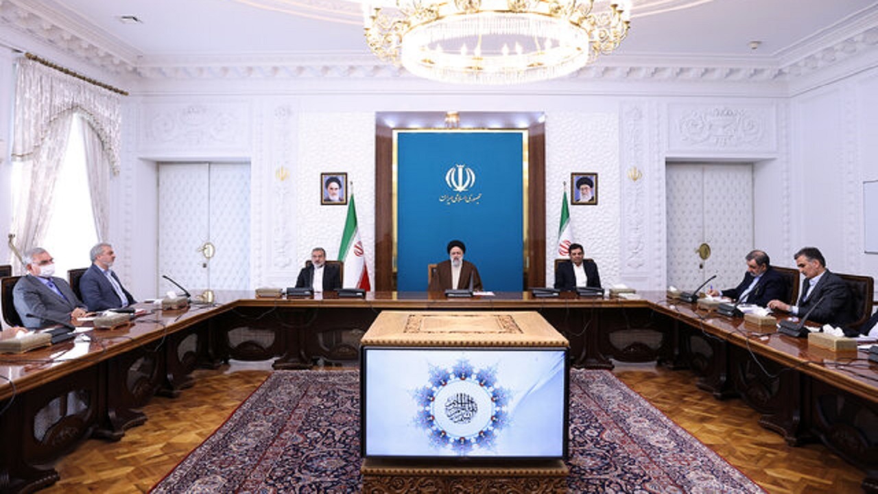 وزرای اقتصادی برنامه‌های خود برای مهار تورم و رونق تولید را ارائه کنند