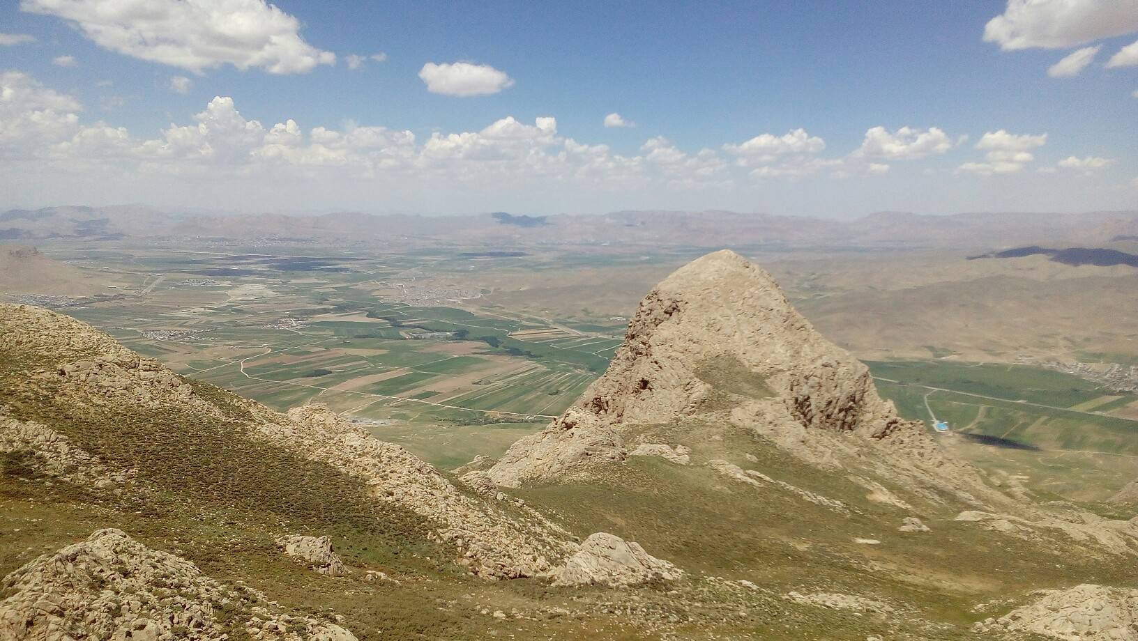 طبیعت روستای قلعه تک در بهار لذت نوشیدن چای ذغالی در طبیعت بهاری روستای قلعهتک چهارمحال و بختیاری + فیلم و تصاویر