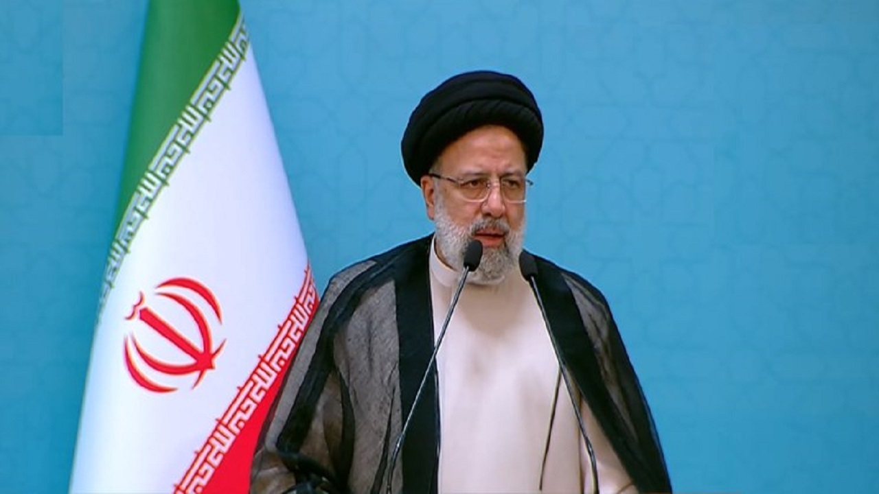 کار را به لبخند چند کشور گره نزدیم/ موضوع تورم در دستور کار مدیران قرار بگیرد