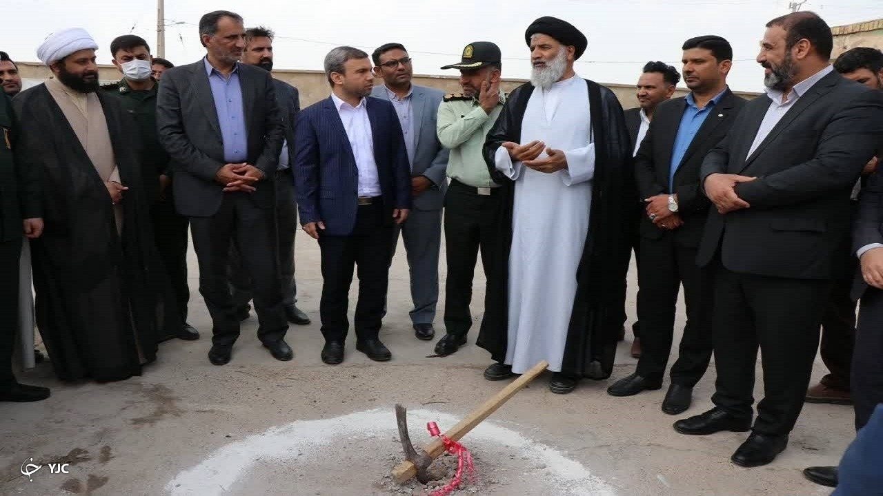 کلنگ ساخت دبستان چهار کلاسه درباوی به زمین زده شد