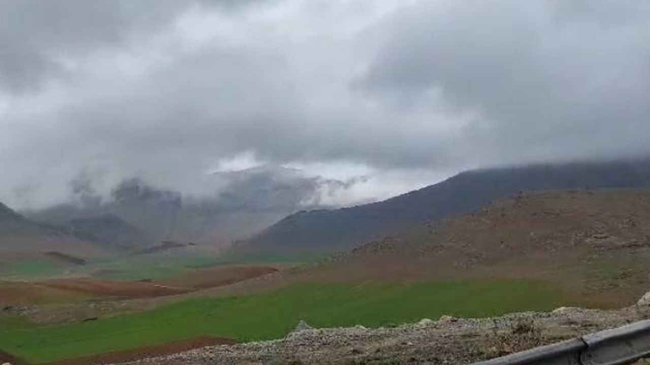 نگاهی به طبیعت چشم نواز جاده کنگاور - کرمانشاه + فیلم