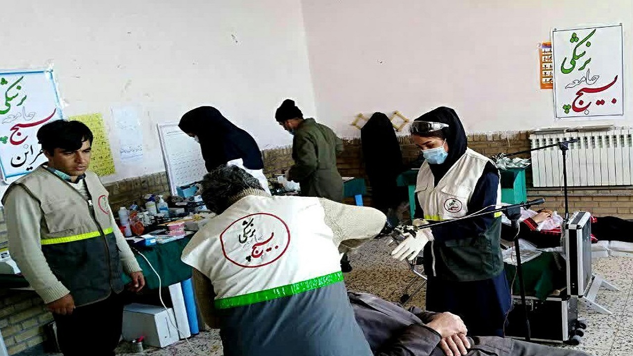 اعزام ۱۰۰ تیم پزشکی به مناطق محروم در آذربایجان غربی