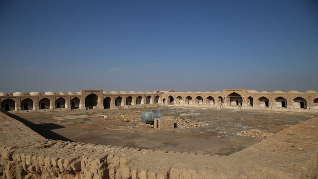کویرگردی در دل مادر کاروانسراهای ایران در قم