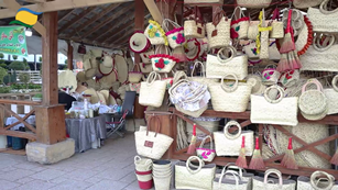 نمایش ایرانی کوچک در نمایشگاه صنایع دستی و سوغات در انزلی