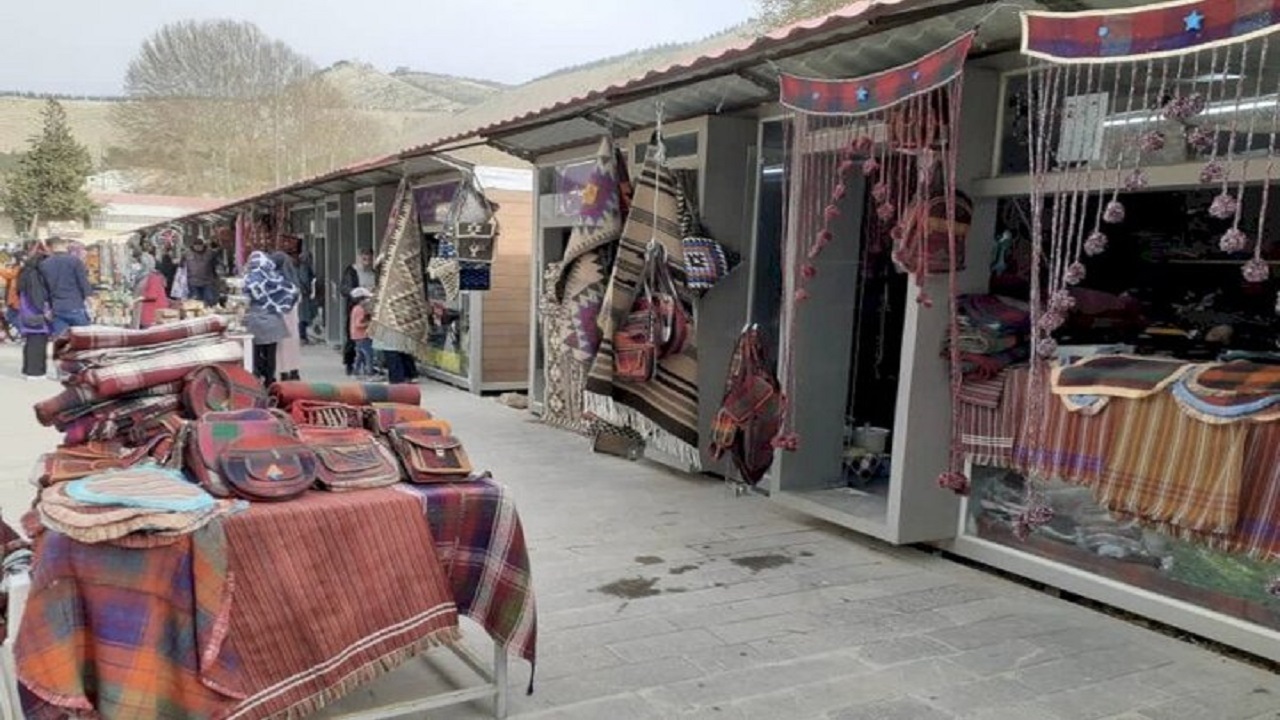 ۲۰۷ غرفه صنایع‌دستی و سیاه‌چادر در خراسان شمالی برپا شد