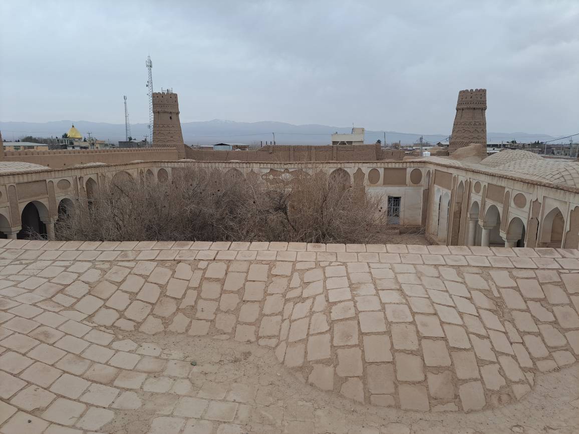 شهر ۱۰۰۱ جاذبه کجاست؟
