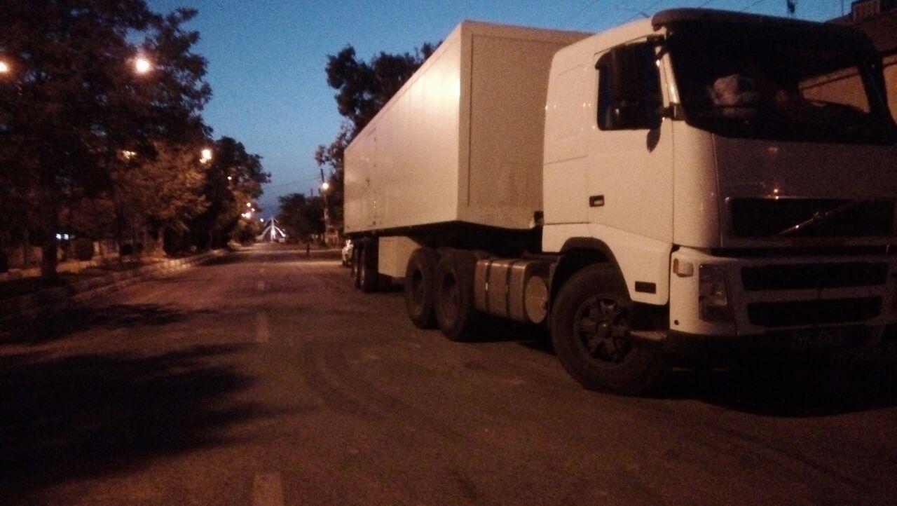 مزاحمت خودرو‌های سنگین برای شهروندان ضیاء آبادی+ فیلم
