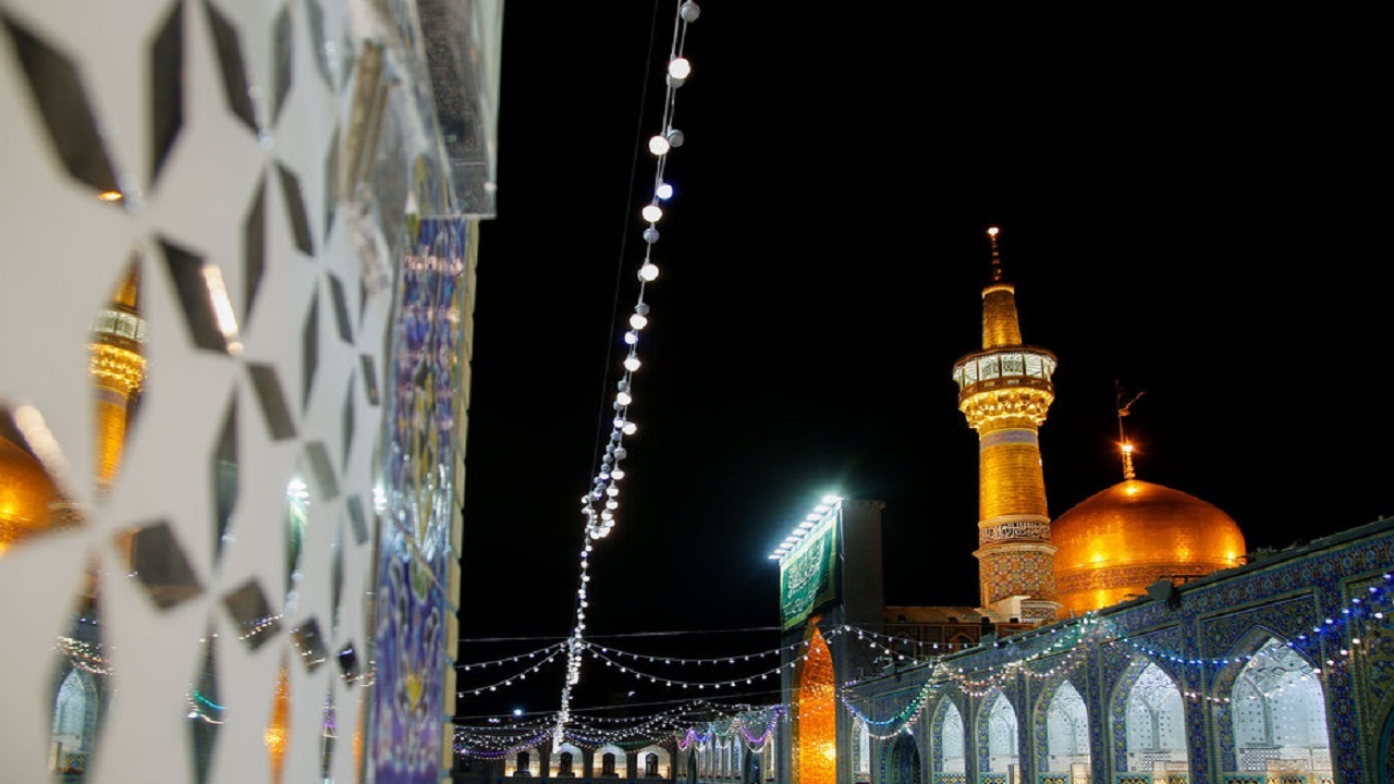 بیبی و یه عکس یادگاری تو حرم امام رضا(ع)