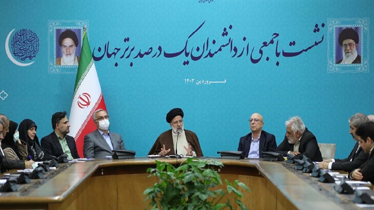 ماموریت رئیسی به وزارتخانه‌های علوم و بهداشت برای تسهیل حضور دانشمندان در بخش‌های مختلف تولیدی کشور