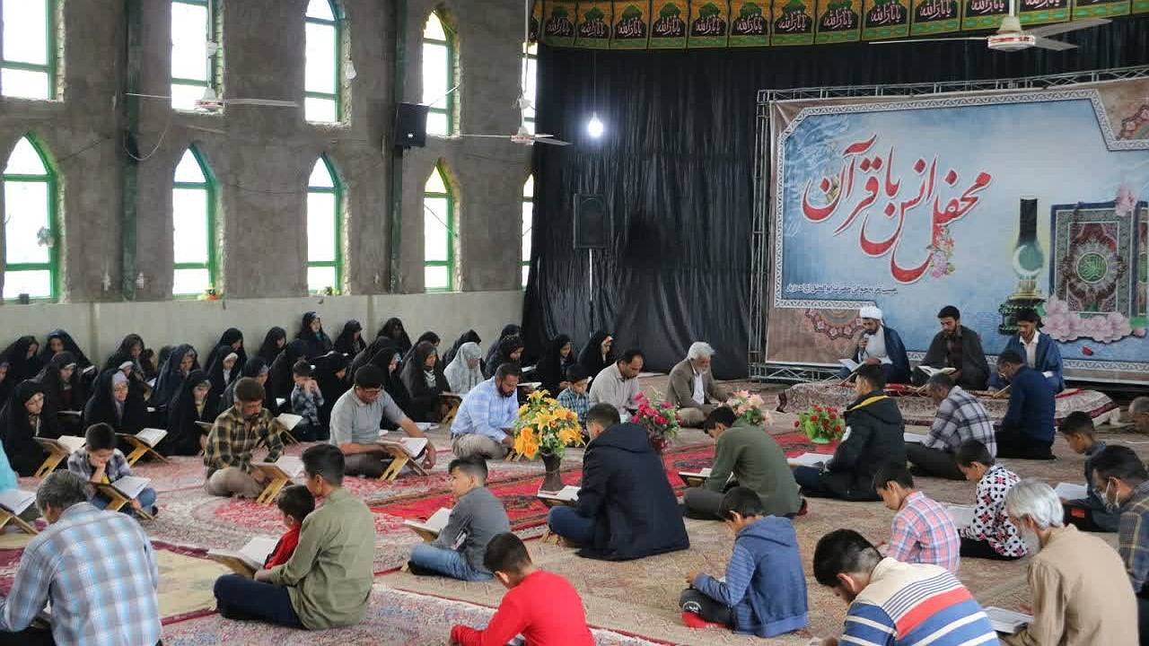 آیین جمع خوانی قرآن کریم در روستای ده زیارِ کرمان + تصاویر