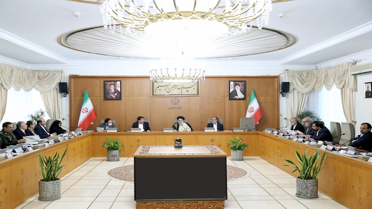 کارگروهی برای رصد و جلوگیری از تصمیمات و اقدامات تورم‌زا تشکیل شود