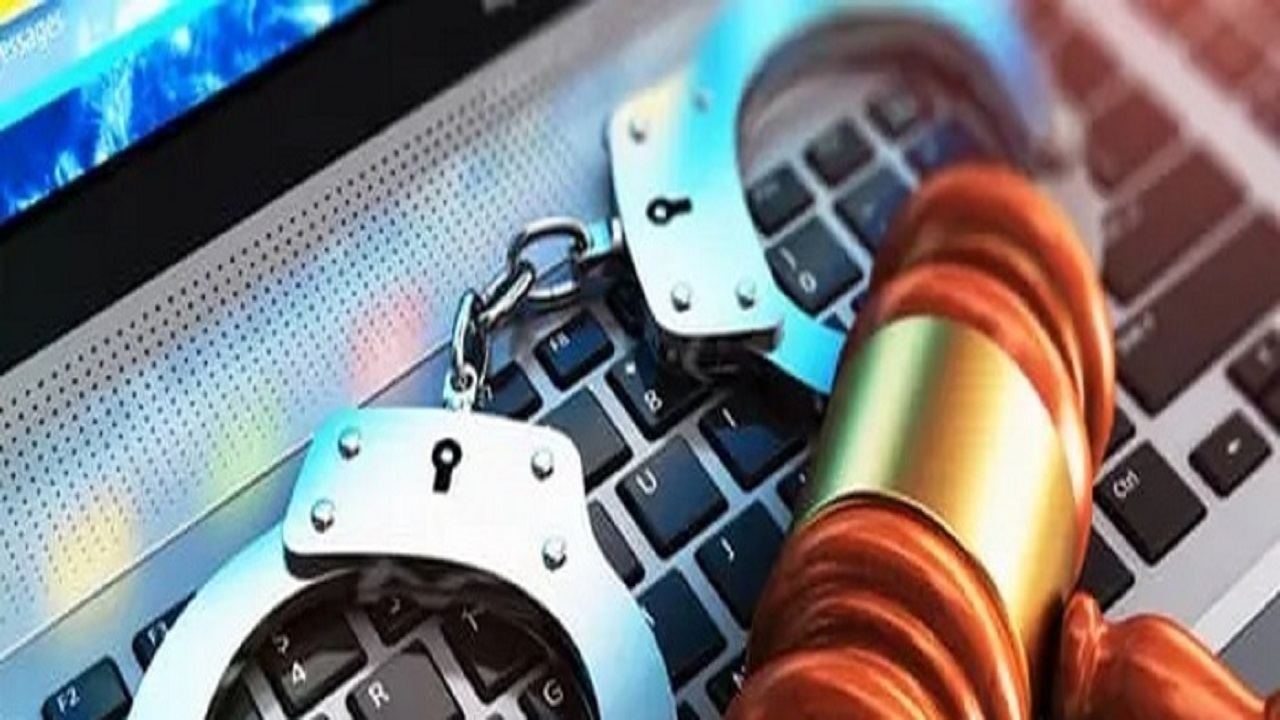 دستگیری بیش از ۱۰ نفر از گردانندگان صفحات مجازی مروج بی بند و باری در قم