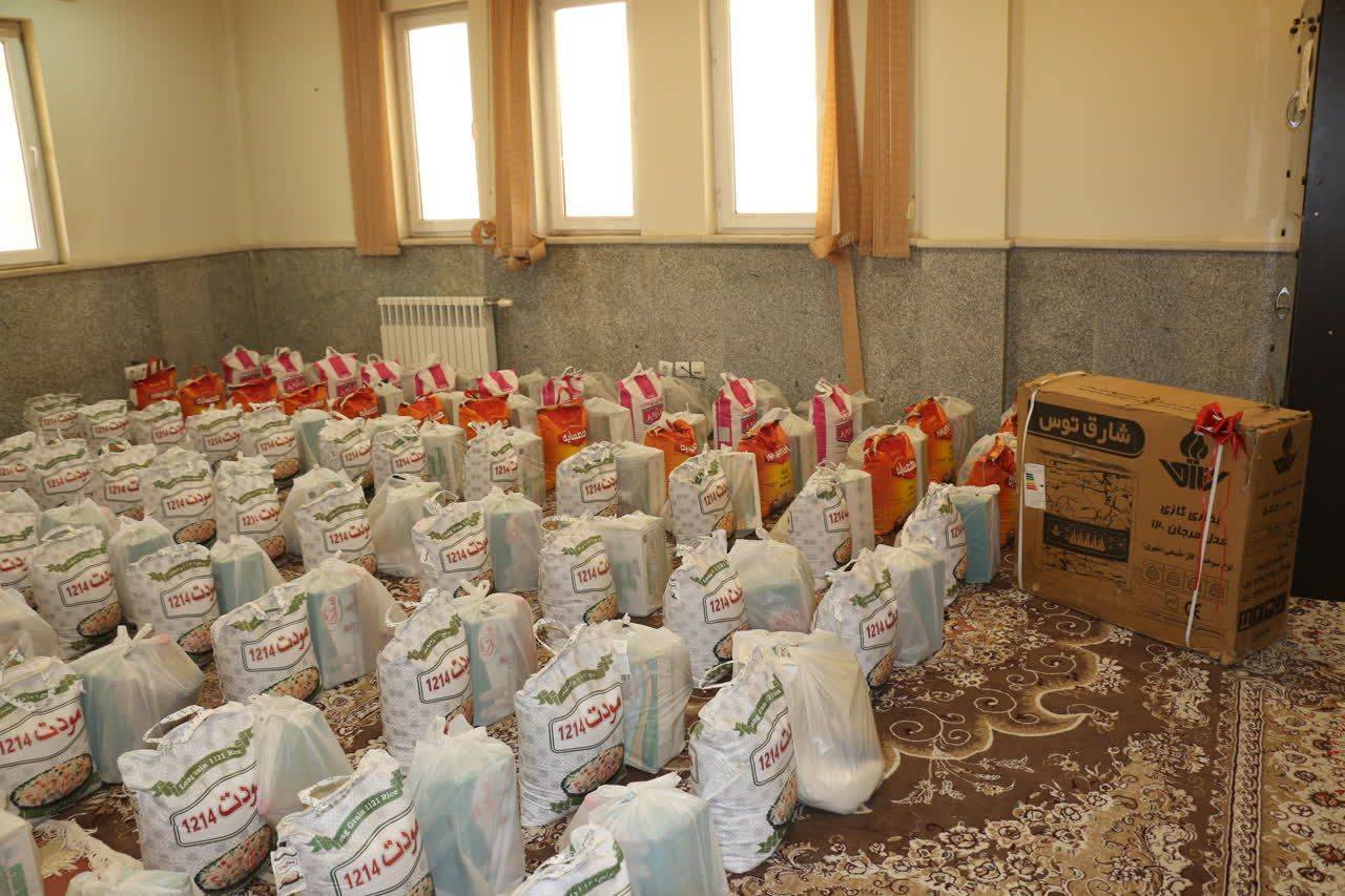 اهدای ۱۰۰ بسته غذایی بین خانواده زندانیان نیازمند بخش اورامانات