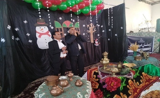 دانش آموزان انابد در مراسم شب یلدا