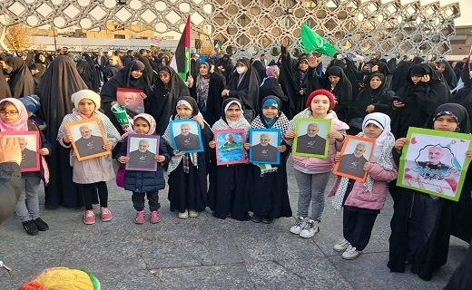 گرد هم آمدن دانش آموزان در مراسم 9 دی
