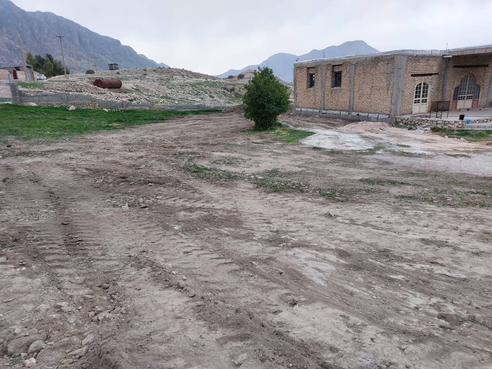 محوطه مسجد روستای الیف