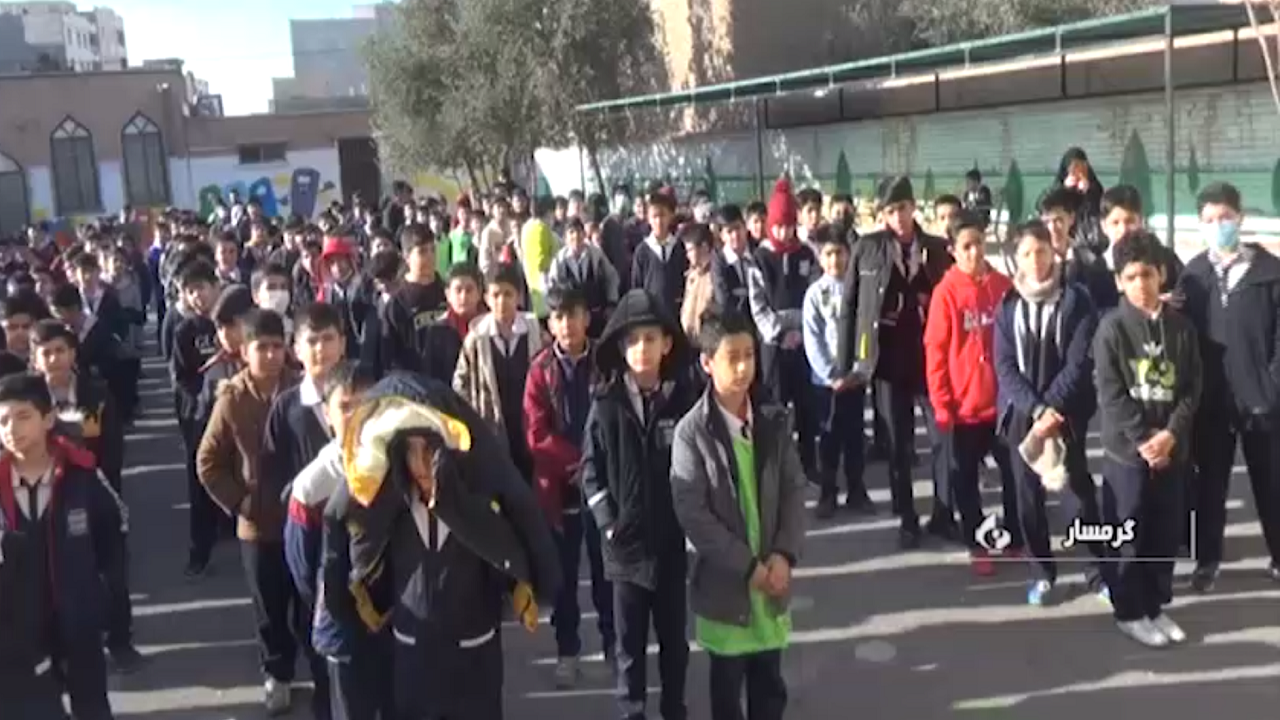 زنگ بزرگداشت دهه بصیرت در مدارس آرادان
