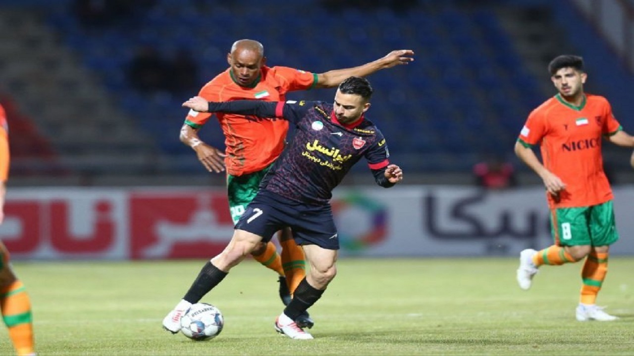 مس رفسنجان ۱ - ۱ پرسپولیس/ سرخپوشان با تساوی نیم‌فصل را به پایان رساندند