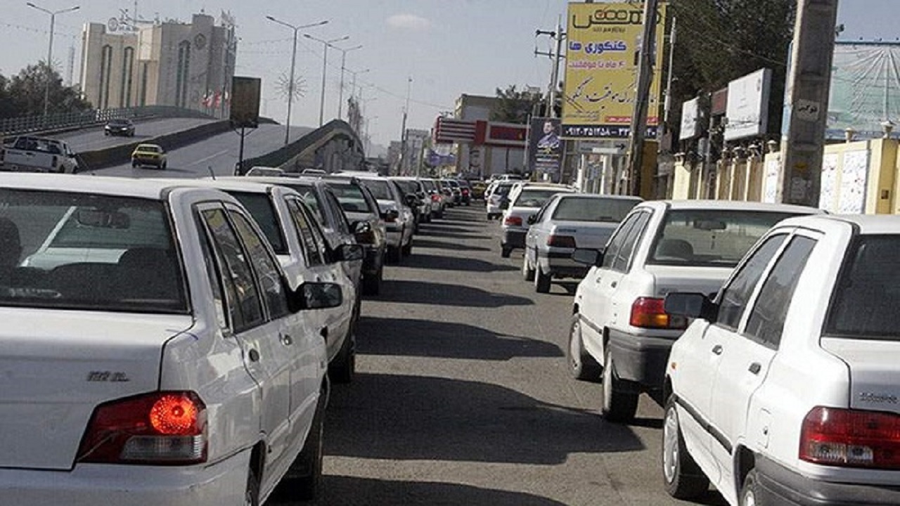 گره کور صف‌های طویل سوخت که خیال‌باز شدن ندارد