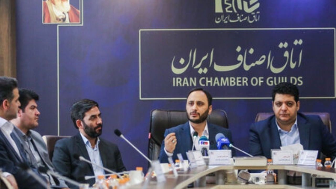 بهادری جهرمی: دولت اصرار دارد مدیریت بازار را به اصناف بسپارد
