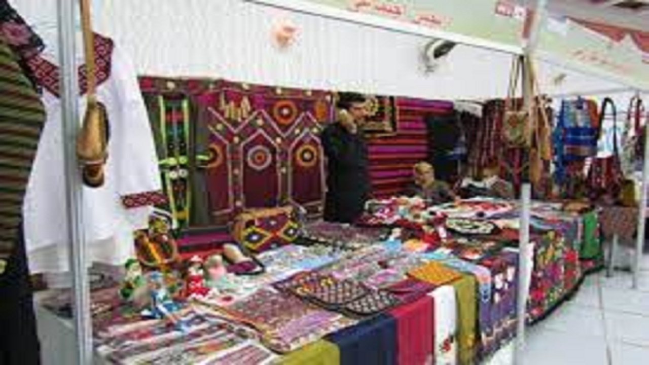 نمایشگاه عرضه تولیدات داخلی در سراوان