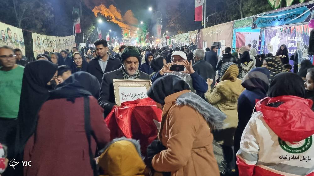 گلزار شهدای کرمان در شب شهادت سردار دل&zwnj;ها + تصاویر
