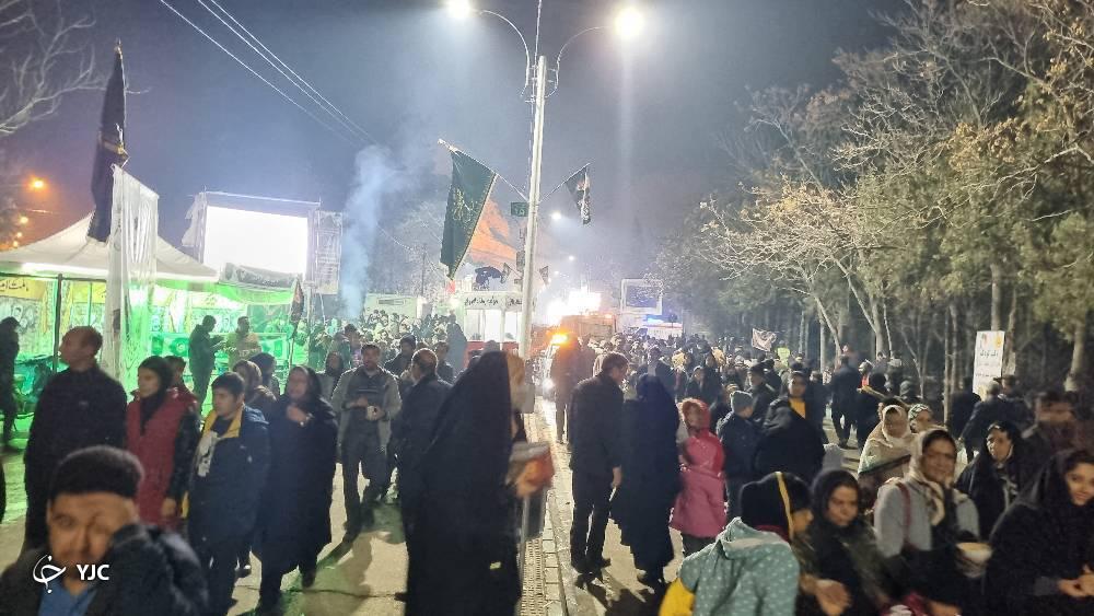گلزار شهدای کرمان در شب شهادت سردار دل&zwnj;ها + تصاویر