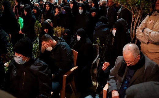 حضور خانواده حاج قاسم درگلزار شهدای کرمان