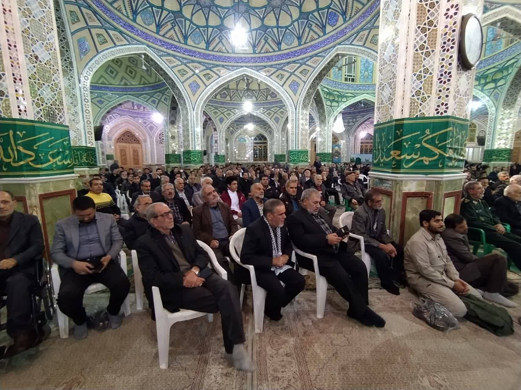 اجتماع مردم در مراسم سالگرد شهادت حاج قاسم اجتماع مردم در مراسم سالگرد شهادت حاج قاسم