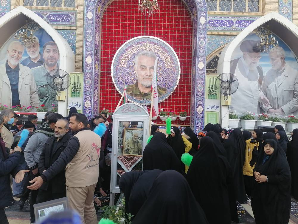 گلزار شهدای کرمان در سالروز ولادت حضرت زهرا و شهادت سردار دل‌ها+ تصاویر و فیلم