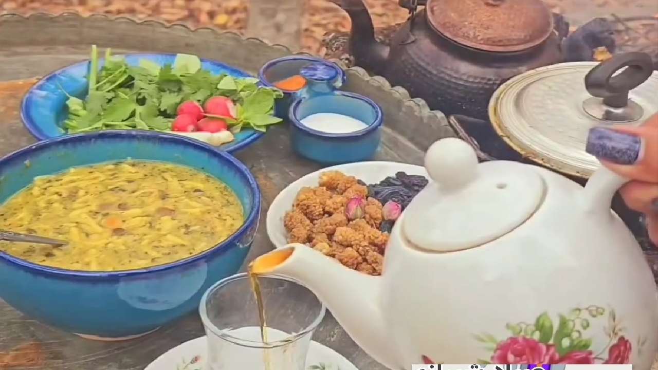 لذت نوشیدن چای در جنگل‌های شمال + فیلم