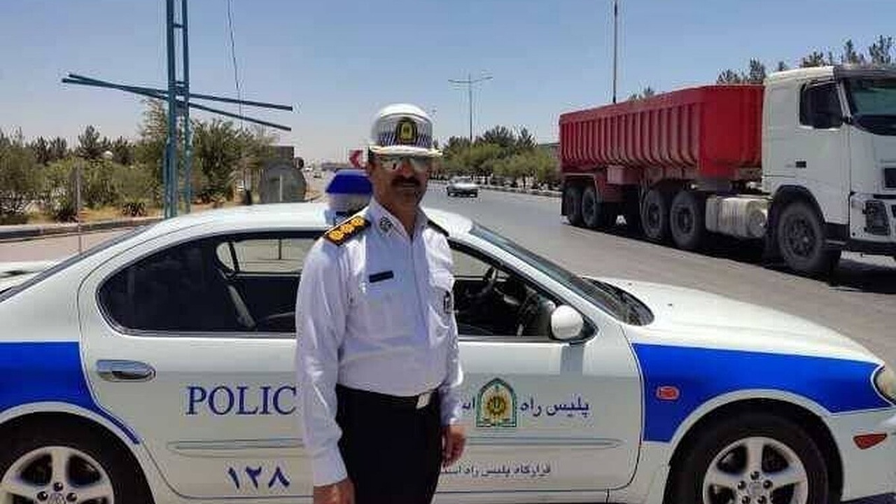 برپایی موکب های خدمت رسان پلیس راه به زائران مرقد سردار دل‌ها 