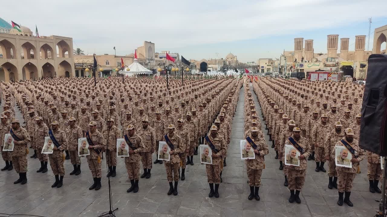 برگزاری اجتماع بزرگ سرباز ولایت در یزد