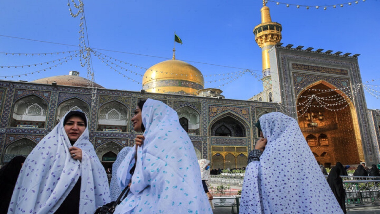 اعزام ۲۰۰ مددجو به مشهد مقدس