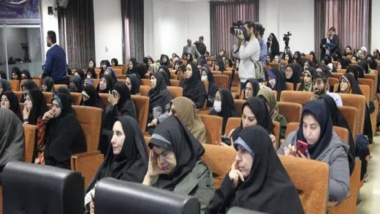 امیدواریم بتوانیم شخصیت حضرت فاطمه (س) را در زندگی خود الگو قرار دهیم