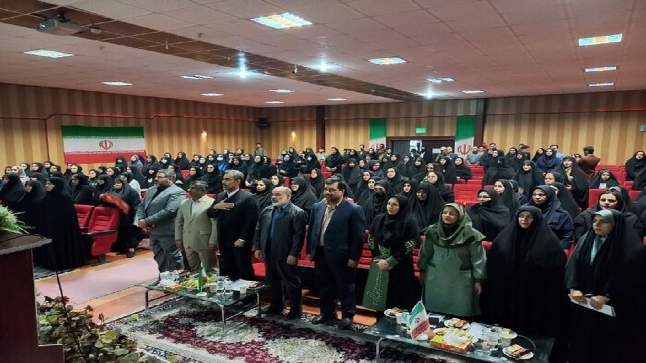 زنان در مقابله با جنگ ترکیبی دشمن نقش مهمی دارند