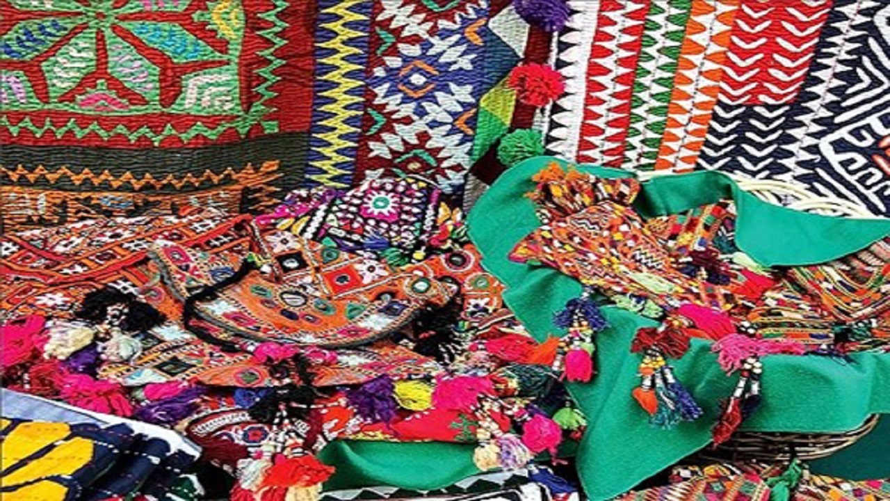 مددجویان کمیته امداد سراوان دوره‌های آموزشی صنایع دستی را فرا می‌گیرند