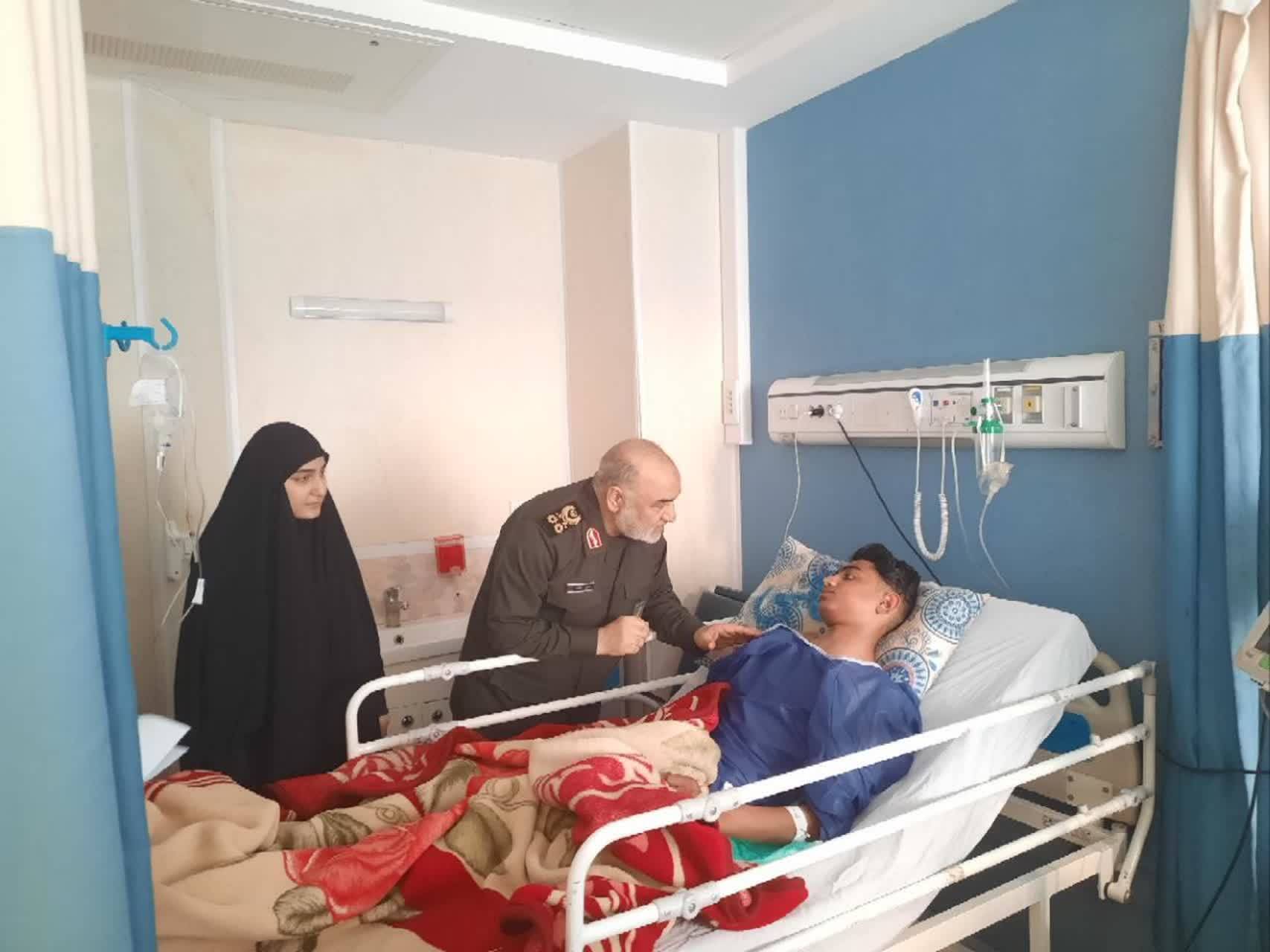 عیادت فرمانده کل سپاه از مجروحان حادثه تروریستی کرمان