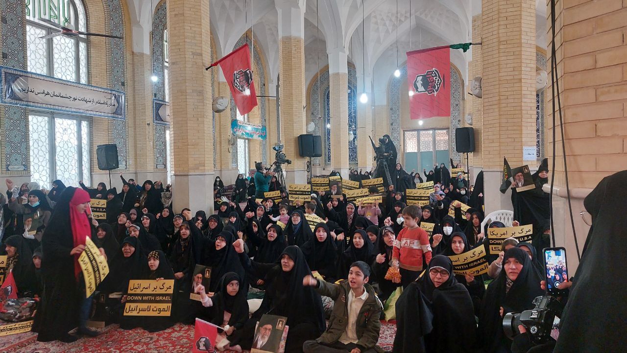 برگزاری همایش مادران و دختران حاج قاسم سلیمانی در کرج