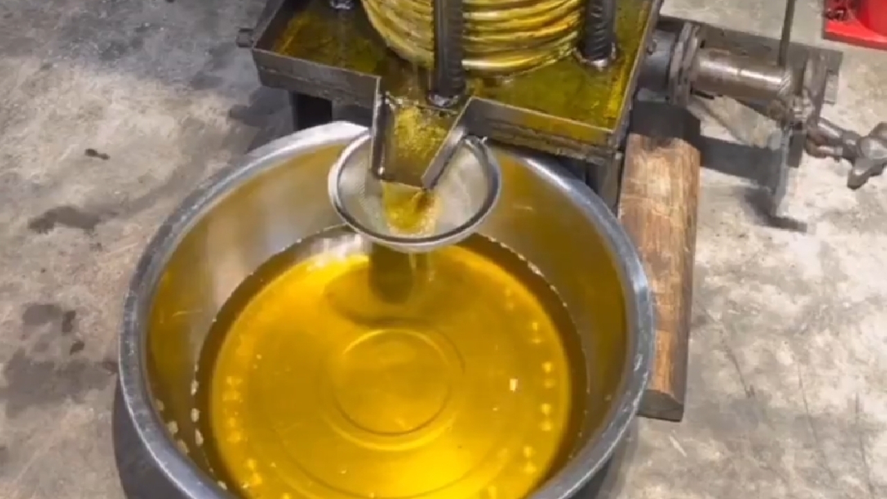 نحوه گرفتن روغن آفتابگردان + فیلم