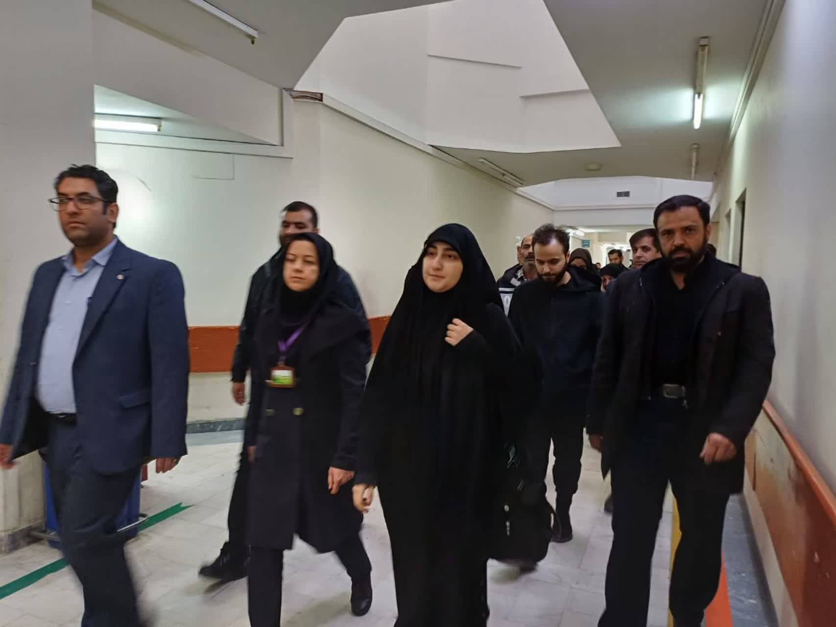 عیادت فرزندان شهید سلیمانی از مجروحان