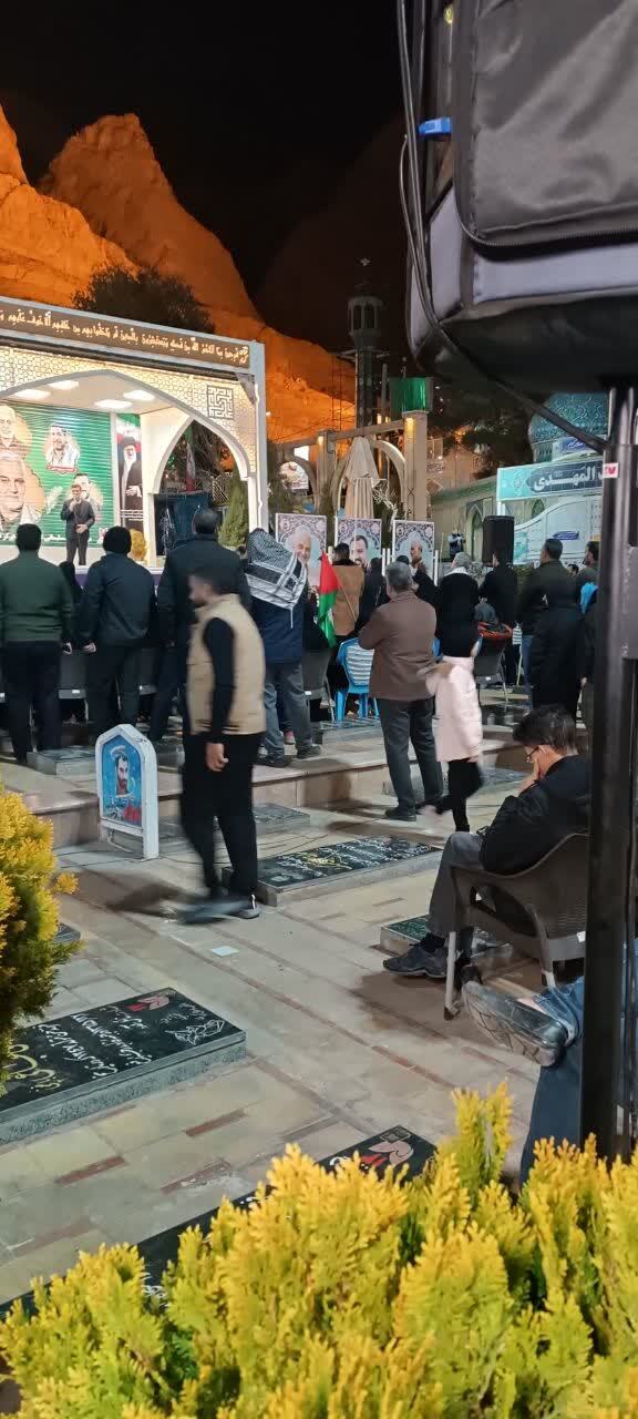 تشییع شهدا به شکل تجمع درمصلی کرمان است