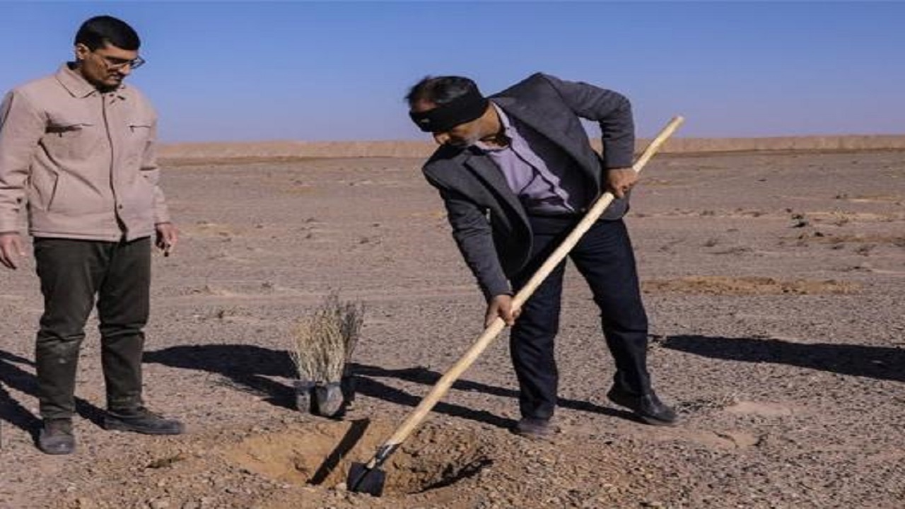 آغاز کاشت ۳۵ هزار نهال و بوته به یاد حاج قاسم در قم